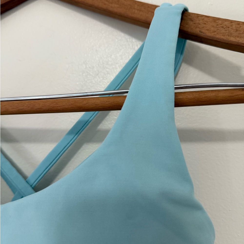 Lululemon Light Blue Cross-Back Sports Bra in size 8 - Picture 3 of 7